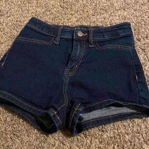 SELLING: Jean shorts